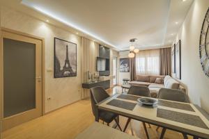 Χώρος καθιστικού στο Harmony Apartments