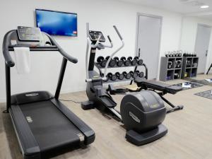 Spordikeskus ja/või sportimisvõimalused majutusasutuses Nonanteneuf appart hōtel Vevey - contactless check-in