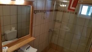 Ένα μπάνιο στο Alipa Beach Apartment +23 φωτογραφίες
