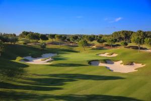 an overhead view of a golf course at Las Colinas Golf Club Residences Casa Encina 1 in Orihuela Costa