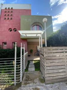 Το κτήριο όπου στεγάζεται  το bed & breakfast