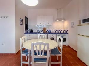Kuchyň nebo kuchyňský kout v ubytování Lightbooking Villa Charco Azul Frontera