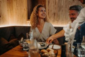 Goście zatrzymujący się w obiekcie RESL Resort