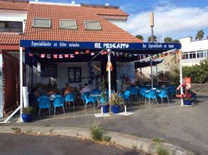 A restaurant or other place to eat at Fewo Mark