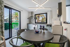 Η κουζίνα ή μικρή κουζίνα στο Telde City Loft With Solarium +12 φωτογραφίες