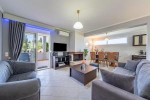 Imagen de la galería de Starry Sky Luxury Apartment 4, en Lefkimmi