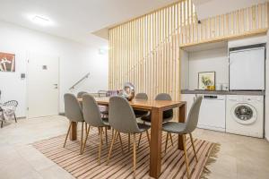 Foto dalla galleria di Elegant & Air condition 5BR - By The Danube River a Krems an der Donau