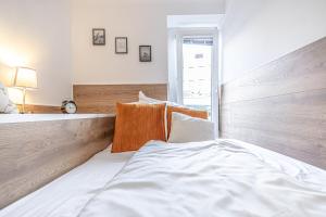Letto o letti in una camera di Elegant & Air condition 5BR - By The Danube River