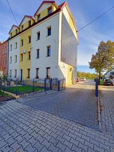 Budova, v ktorej sa apartmán nachádza