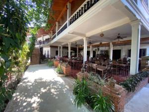 Restaurace v ubytování Vangsavath Hotel