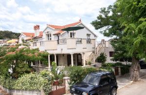 Gallery image of Apartment Damir in Postira