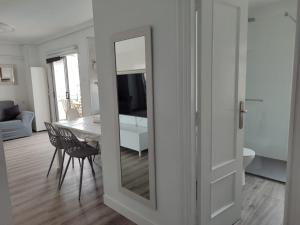 TV a/nebo společenská místnost v ubytování Seaviews Los Olivos