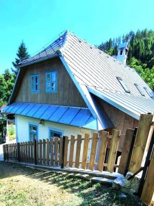 Bygningen som feriehuset ligger i + 117 billeder