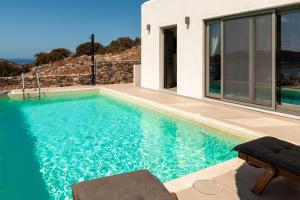 A piscina localizada em Deja Blue Villa 1 ou nos arredores