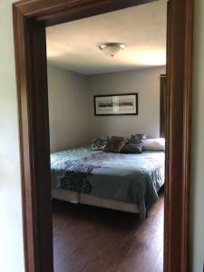 Photo de la galerie de l'établissement 3 Bedroom Home - Lake Views on 3 Sides, à Caseyville