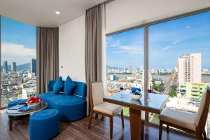 Ruang duduk di Mitisa Hotel Da Nang - Near Dragon Bridge