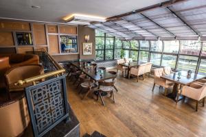 A seating area at Grand Star Hotel Premium