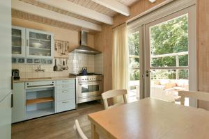 Η κουζίνα ή μικρή κουζίνα στο Loevesteijn - Ouddorp