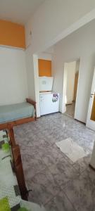 una stanza vuota con una stanza con una stanza con di San blas departamento a San Blas