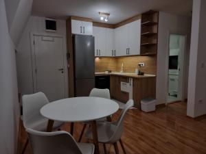 Dapur atau dapur kecil di HedoNik Divčibare