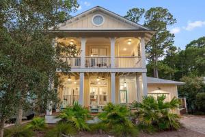 Το κτήριο όπου στεγάζεται  η παραθεριστική κατοικία