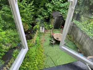 En have udenfor Llangollen cosy apartment & Double room in cottage