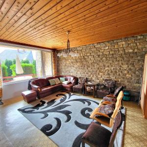 Posedenie v ubytovaní Fenyves Villa