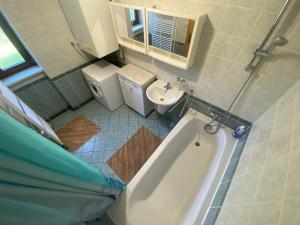 Bilik mandi di Apartment Bajt