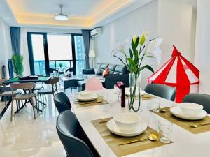 Posezení v ubytování R&F Seine Region Family Suite Seaview 4BR 10-15pax Near R&F Mall CIQ