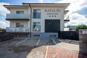Budova, v ktorej sa apartmán nachádza