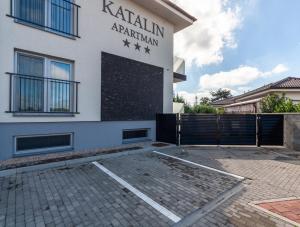 Budova, v ktorej sa apartmán nachádza