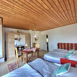 Posedenie v ubytovaní Fenyves Villa