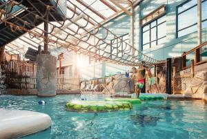Bassein majutusasutuses Camelback Resort või selle lähedal