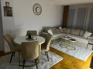 Posezení v ubytování Saric LuxApartman + 1 fotografie