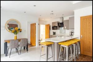 Kuchyň nebo kuchyňský kout v ubytování City Centre Maison