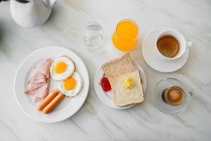 Pilihan sarapan tersedia untuk tetamu di Sirin Hotel & Resident