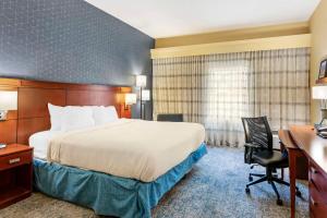 Voodi või voodid majutusasutuse Best Western Plus Provo University Inn toas