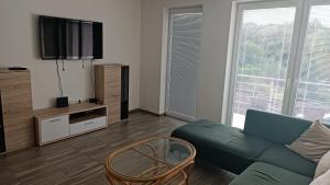 Μια τηλεόραση ή/και κέντρο ψυχαγωγίας στο Apartmány Solka