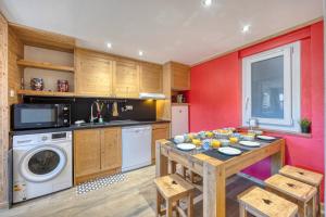 Köök või kööginurk majutusasutuses L'Ours Brun - Au Pied des Pistes avec un Parking