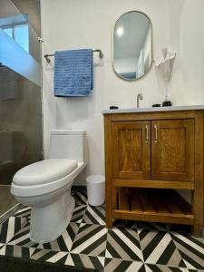 Ένα μπάνιο στο Casa familiar en excelente zona - Gomez Morin +22 φωτογραφίες