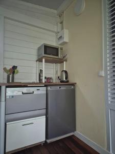 Una cocina o zona de cocina en Gîte Ti jit la
