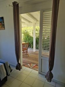 Un balcón o terraza de Gîte Ti jit la