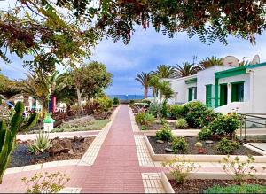 CASA SANDRA COCOSOL外面的花园