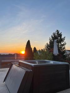 Zdjęcie z galerii obiektu White Luxury Villa Esztergom w mieście Ostrzyhom