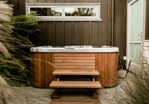 Galería fotográfica de Tuki Views House with pool and spa en Havelock North