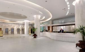 Vstupní hala nebo recepce v ubytování Titania Hotel