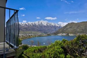 Gallery image of Remarkable Views 3 bedroom - lake & mountain views in Queenstown
