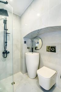 Ένα μπάνιο στο Nizami Street Dupleks 3 bedroom