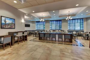 Restaurace v ubytování Drury Inn & Suites Phoenix Happy Valley
