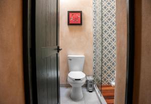Koupelna v ubytování Suite Raffaello: Diseño y Comodidad en Val'Quirico